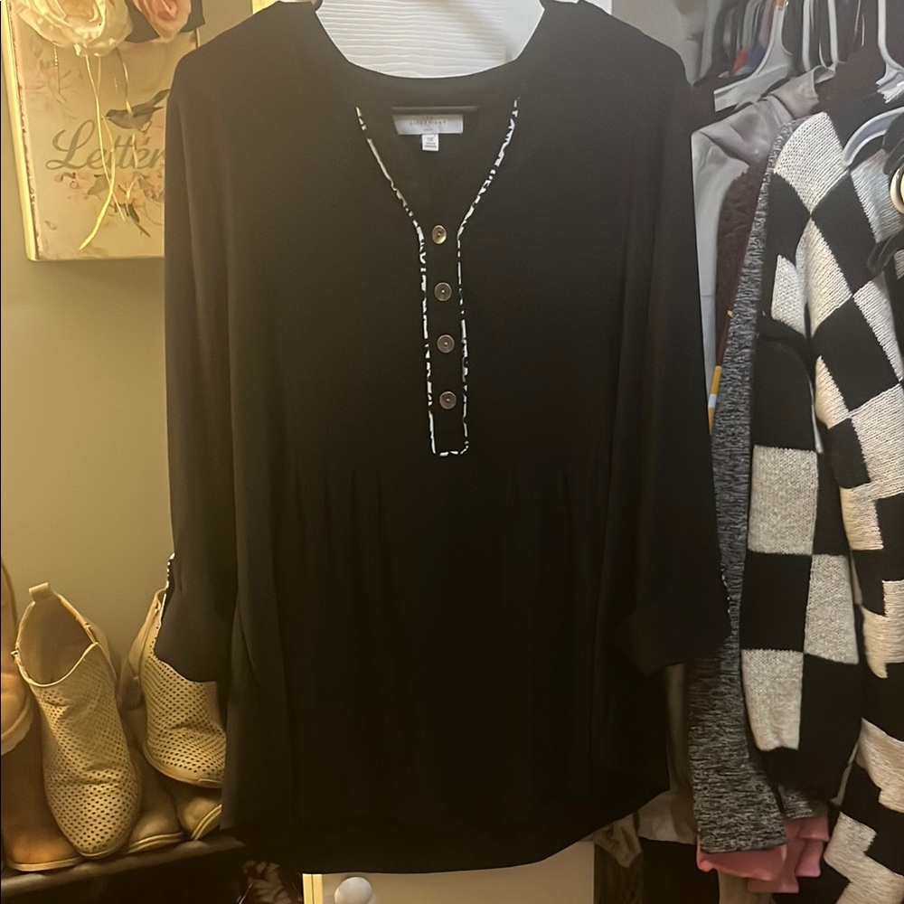 New Directions Black Buttoned 3/4 Sleeve Tunic